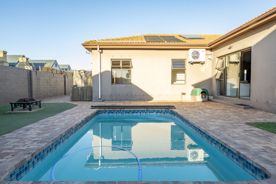 3 Bedroom Property for Sale in Viking Village Western Cape